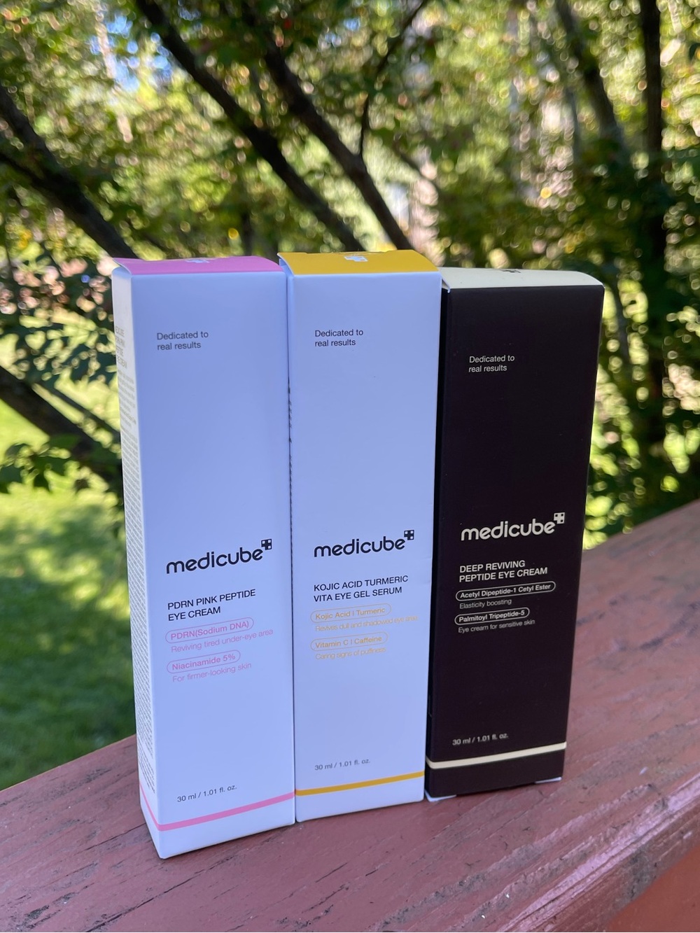 Medicube Deep Reviving Peptide Eye Cream - Black